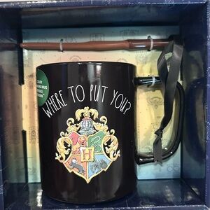 Hogwarts Crest Mug with Stir Wand- Slytherin